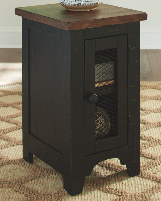 Valebeck - Chair Side End Table - Black / Brown